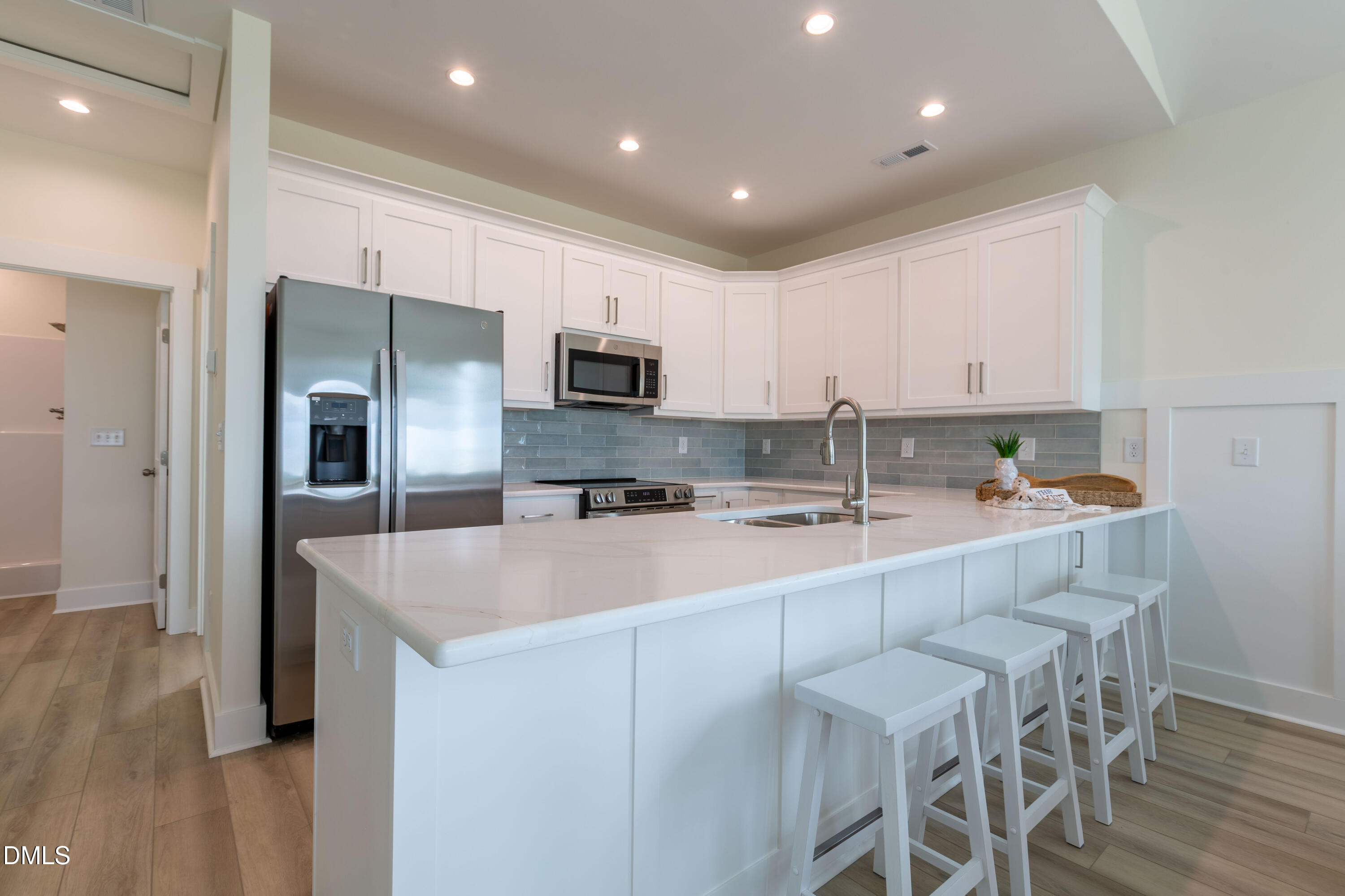 124 Shell Road Surf City, NC 28445 - Photo 7 of 36 _MG_0957-HDR-2