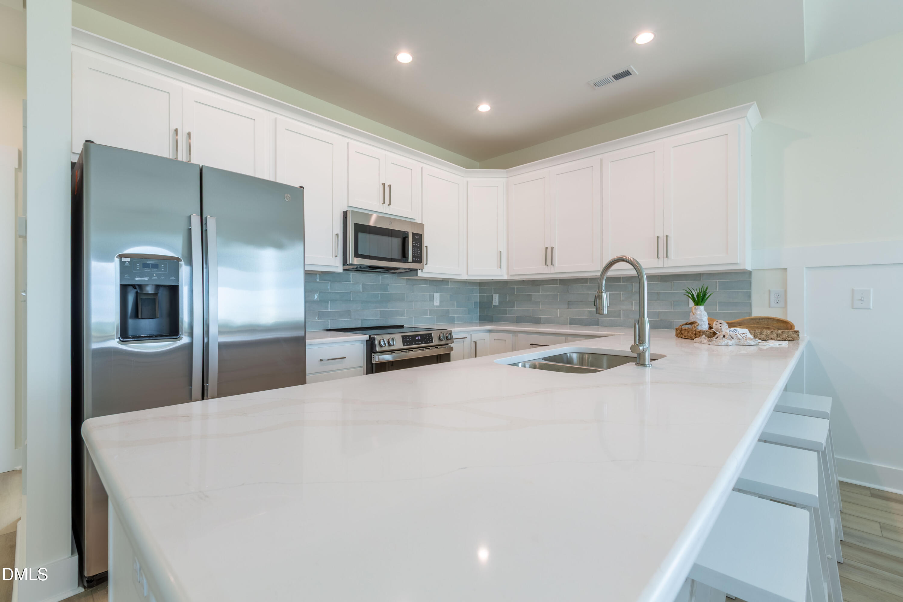 124 Shell Road Surf City, NC 28445 - Photo 8 of 36 _MG_0976-HDR