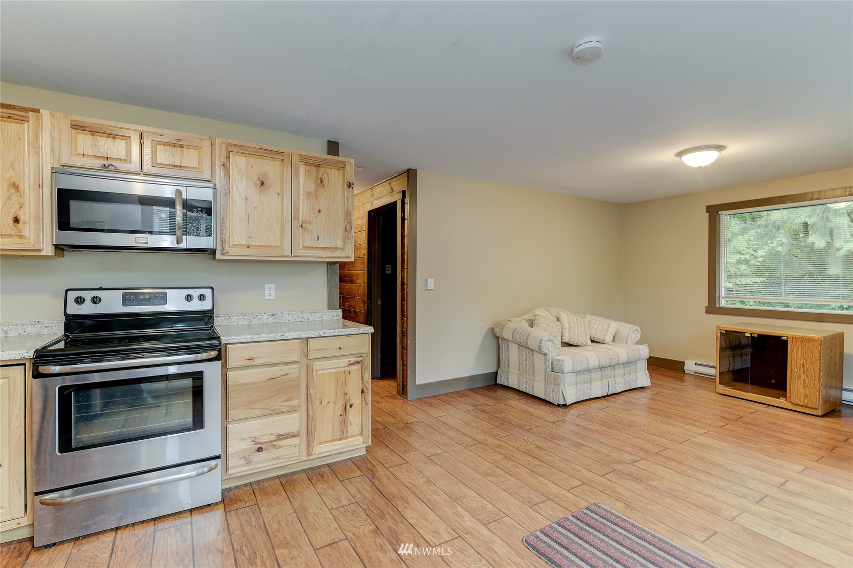 7441 Rainier Road Southeast Olympia, WA 98513 - Photo 14 of 32 Gallery Image 14