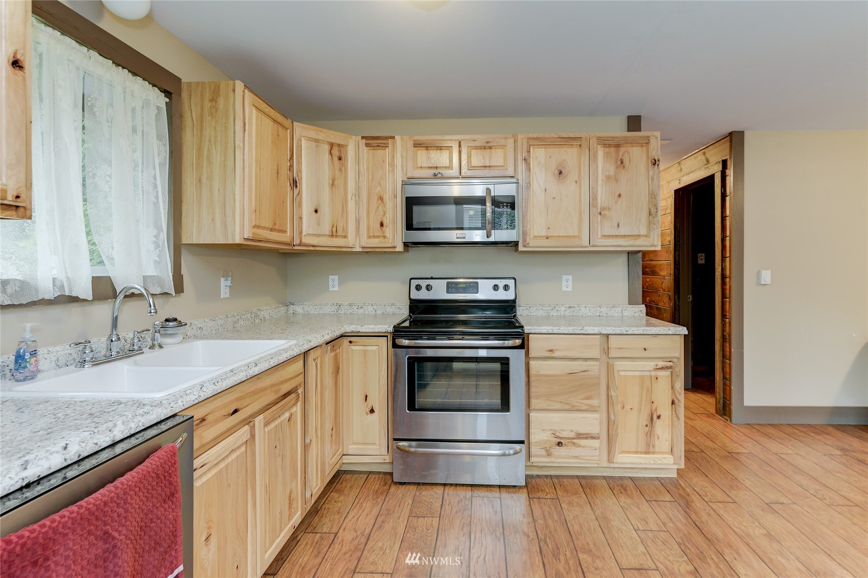 7441 Rainier Road Southeast Olympia, WA 98513 - Photo 15 of 32 Gallery Image 15