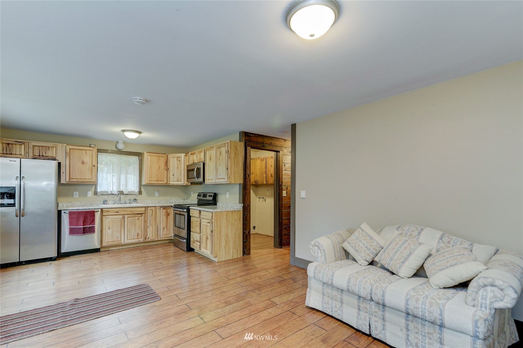 7441 Rainier Road Southeast Olympia, WA 98513 - Photo 10 of 32 Gallery Image 10