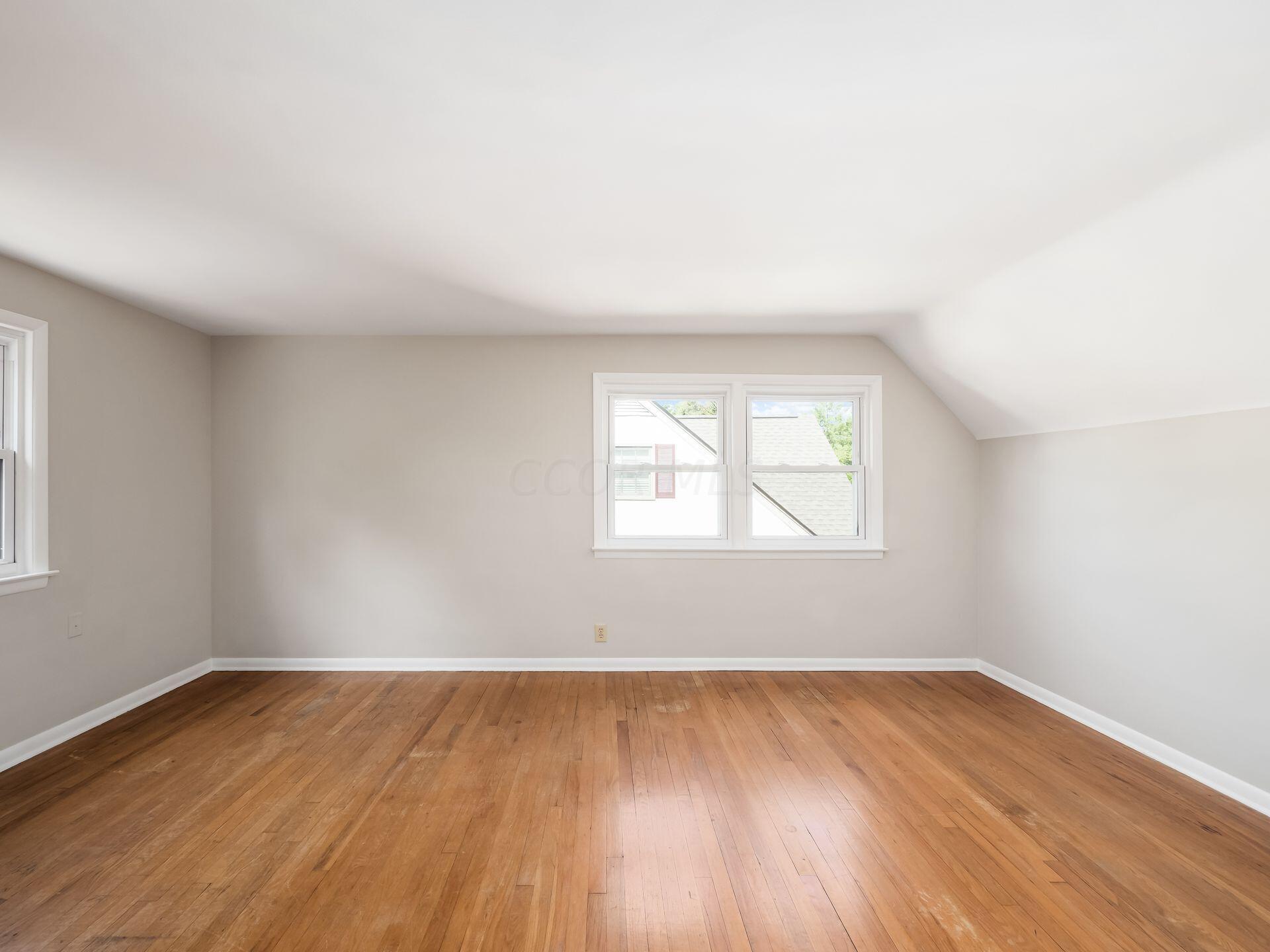 1569 Barrington Road Columbus, OH 43221 - Photo 29 of 43 Bedroom 4 - Second Floor
