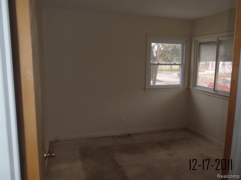 2191 Rome Avenue Warren, MI 48091 - Photo 4 of 6 12-17-11_BRICE 034.jpg