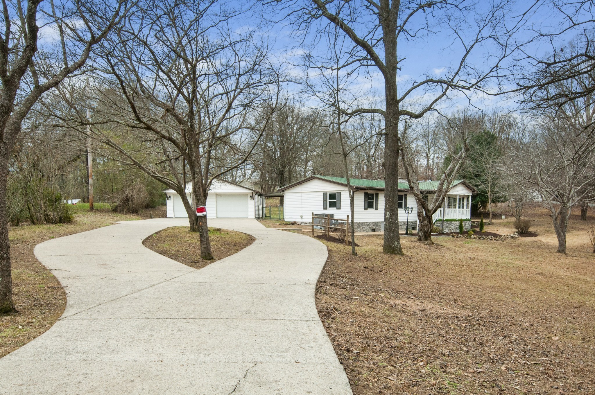9475 Sugar Tree Road Bon Aqua, TN 37025 - Photo 3 of 33 Gallery Image 3