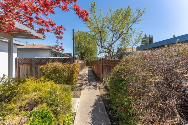 $2,200,000 | 649-671 Leslie Street, Ukiah, CA 95482