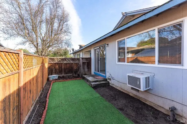 $2,200,000 | 649-671 Leslie Street, Ukiah, CA 95482