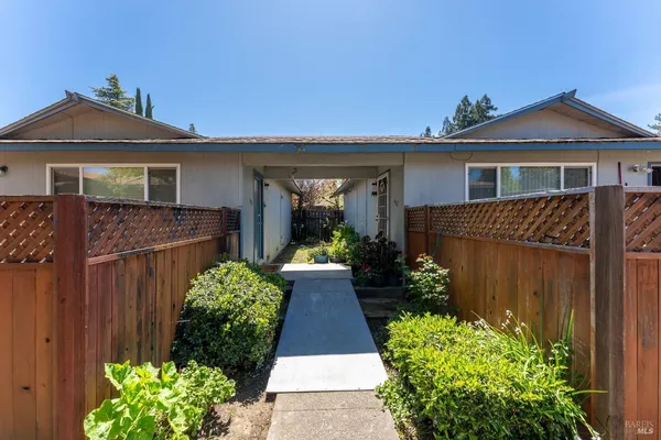 $2,200,000 | 649-671 Leslie Street, Ukiah, CA 95482