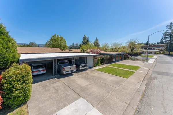 $2,200,000 | 649-671 Leslie Street, Ukiah, CA 95482