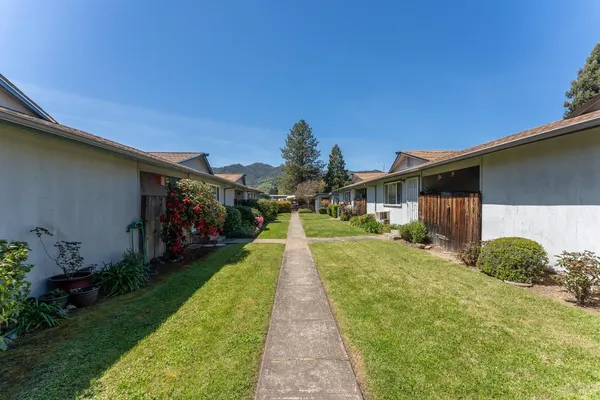 $2,200,000 | 649-671 Leslie Street, Ukiah, CA 95482