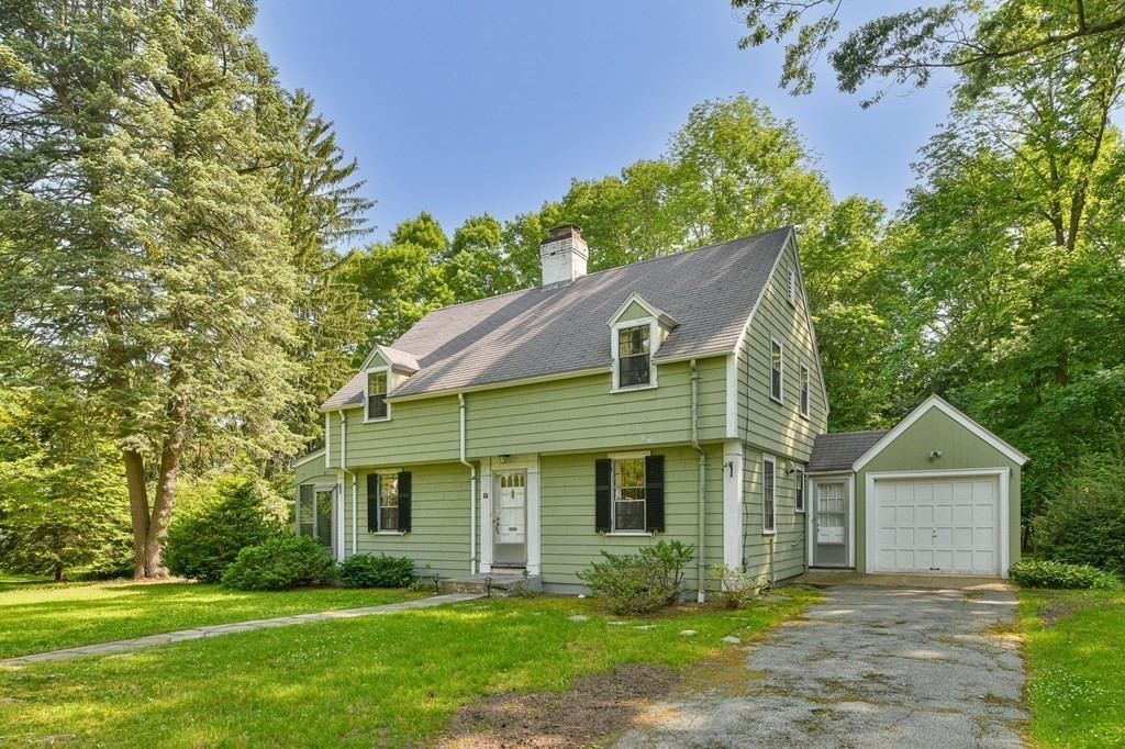 8 Spruce Park Wellesley, MA 02481 - Photo 2 of 22