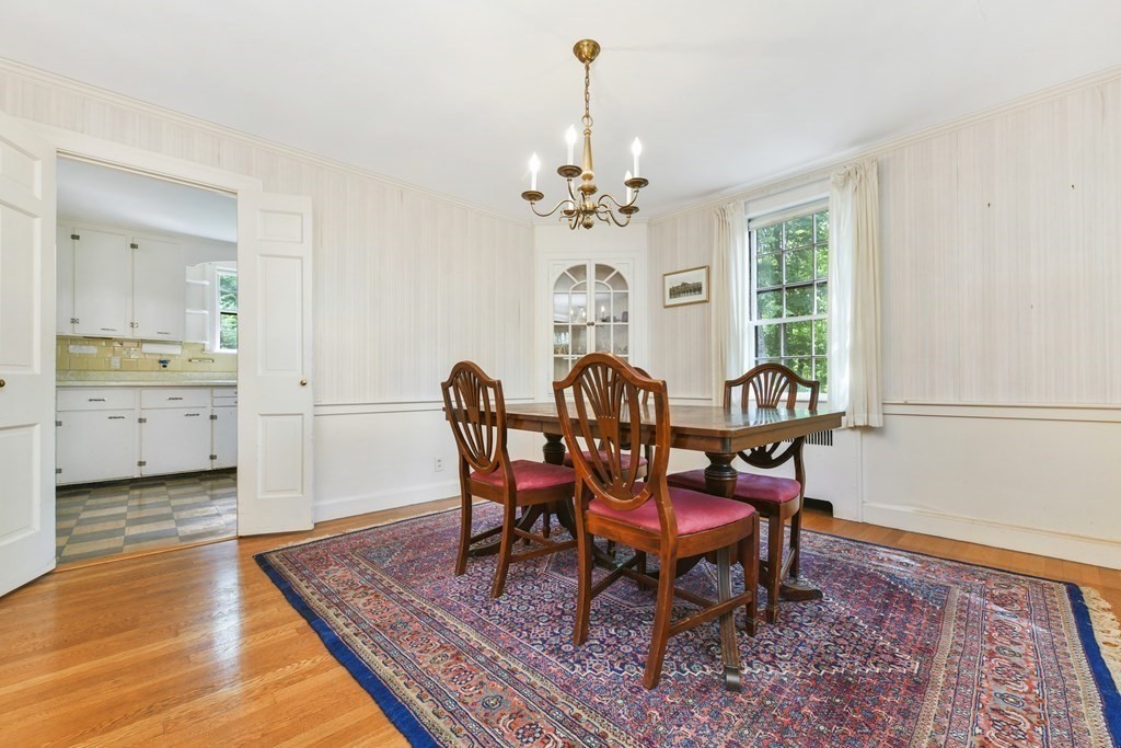 8 Spruce Park Wellesley, MA 02481 - Photo 5 of 22