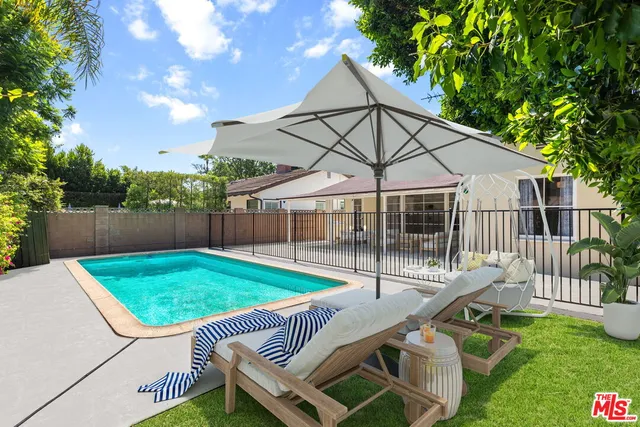 a view of front door