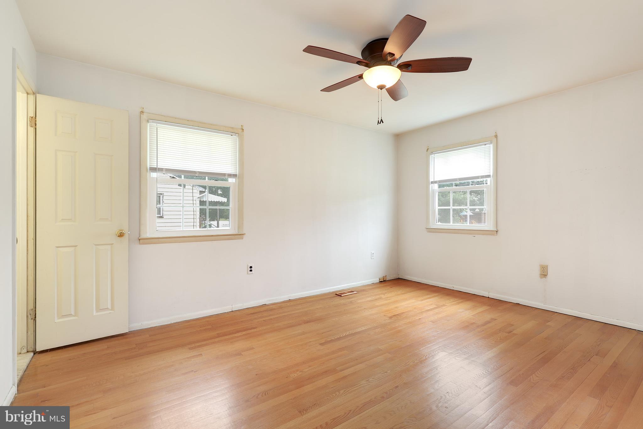 6101 Seabrook Road Lanham, MD 20706 - Photo 11 of 25 Bedroom (Master)