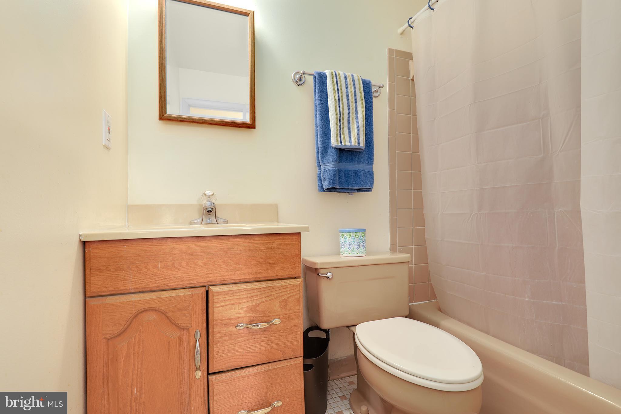 6101 Seabrook Road Lanham, MD 20706 - Photo 16 of 25 Bath