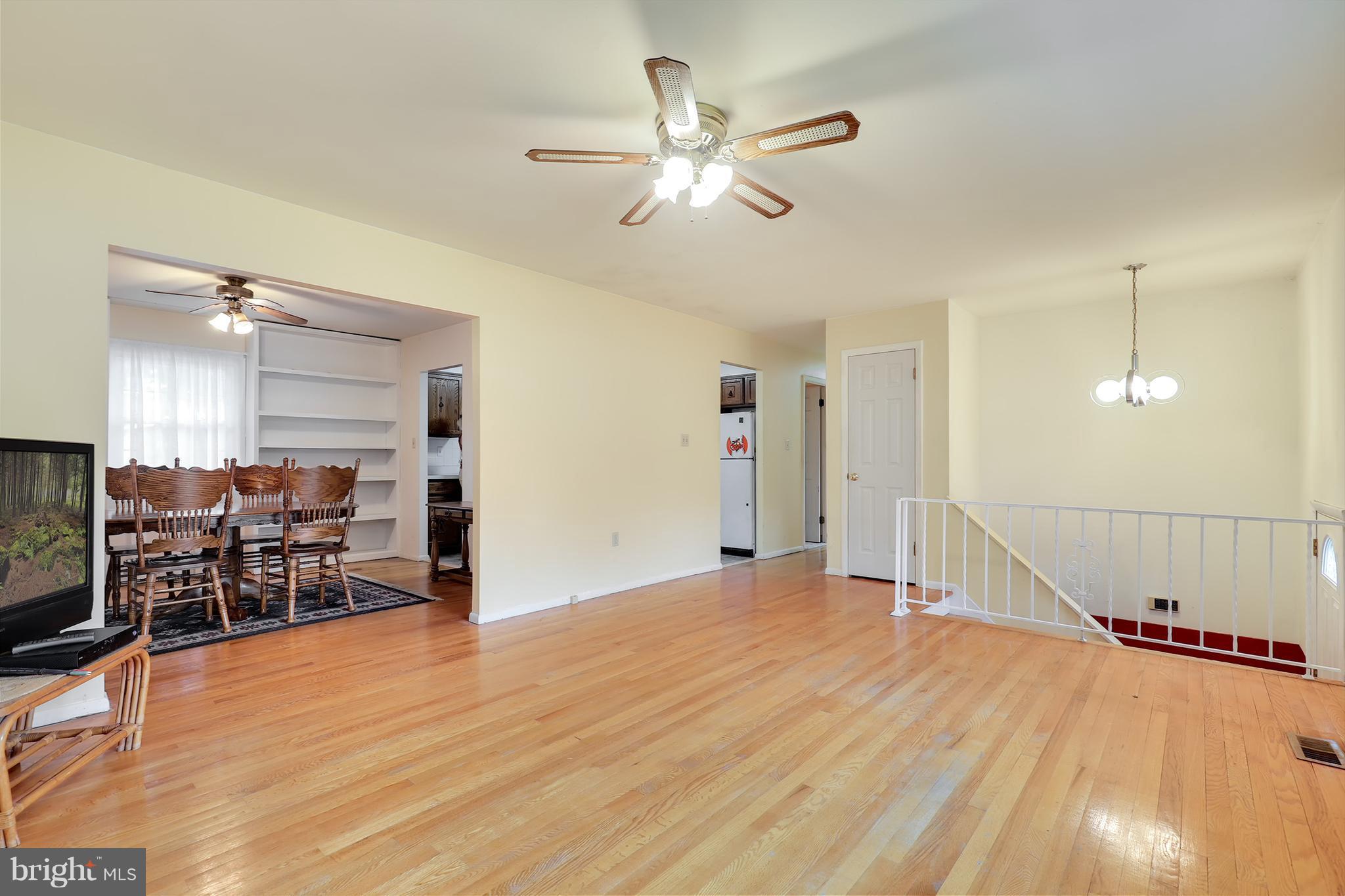 6101 Seabrook Road Lanham, MD 20706 - Photo 5 of 25 Interior (General)