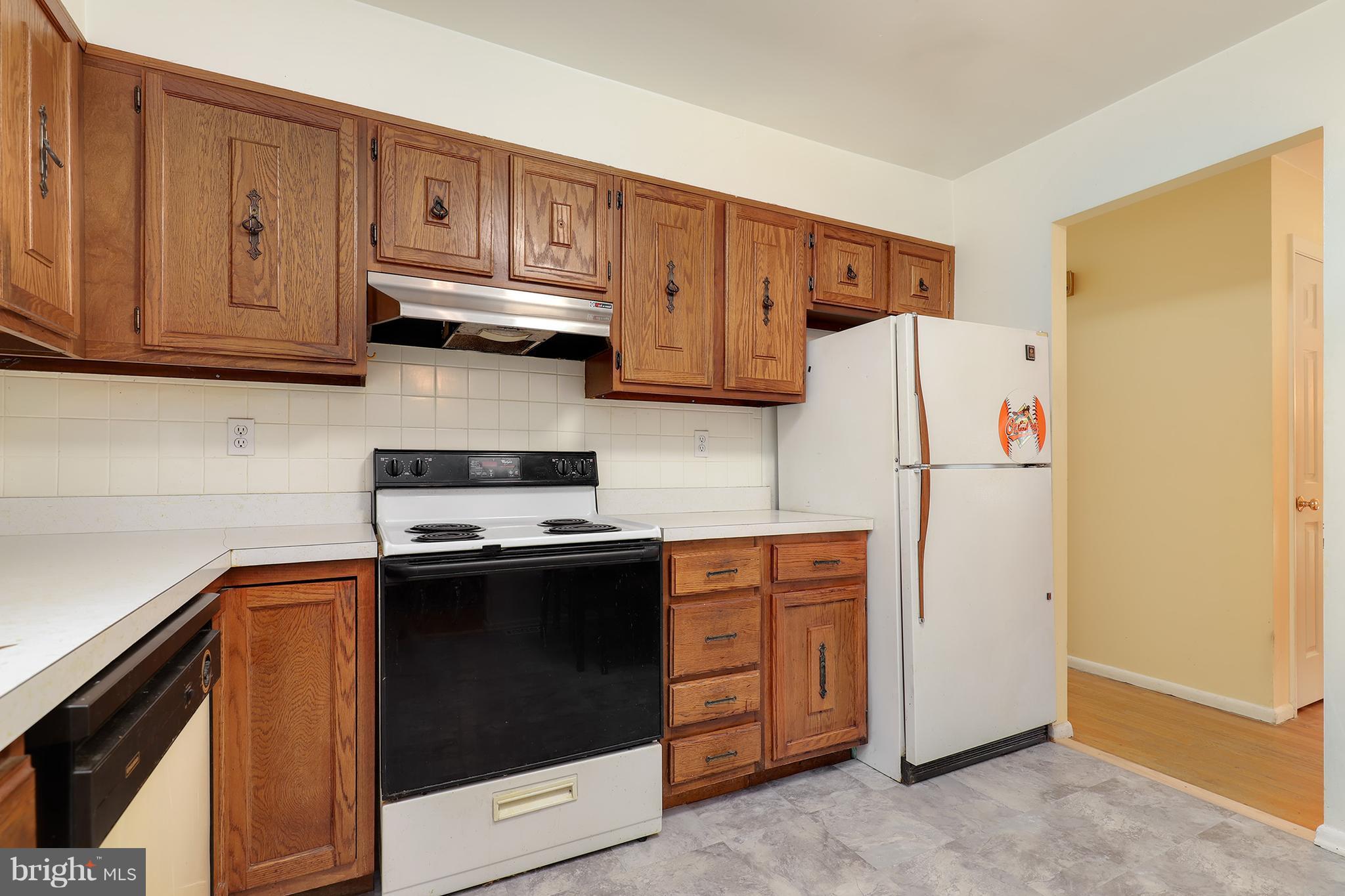 6101 Seabrook Road Lanham, MD 20706 - Photo 10 of 25 Kitchen