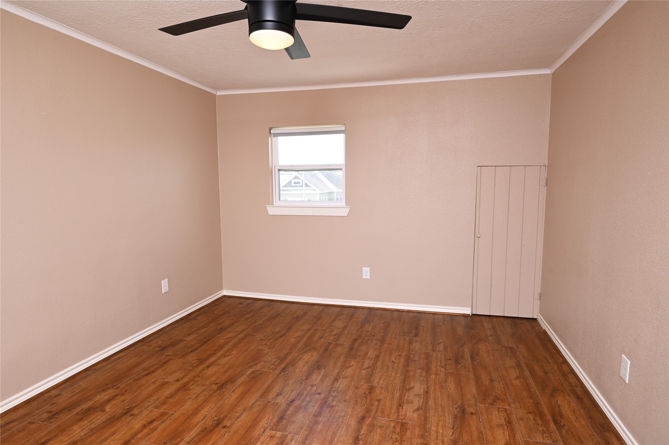 608 Archer Street Houston, TX 77009 - Photo 28 of 38 Bedroom 2 (up)