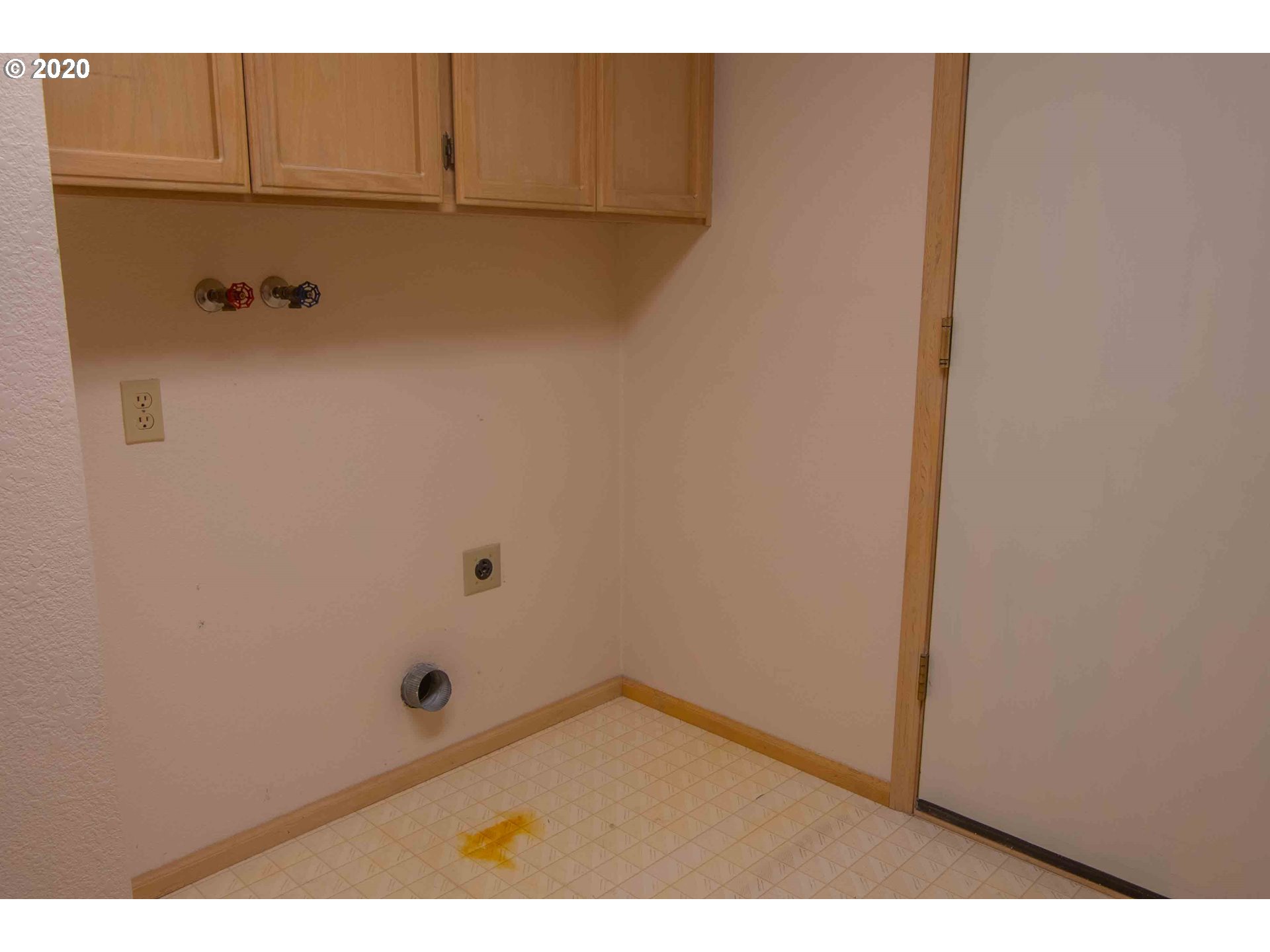 5682 D Street Springfield, OR 97478 - Photo 17 of 28 Gallery Image 17