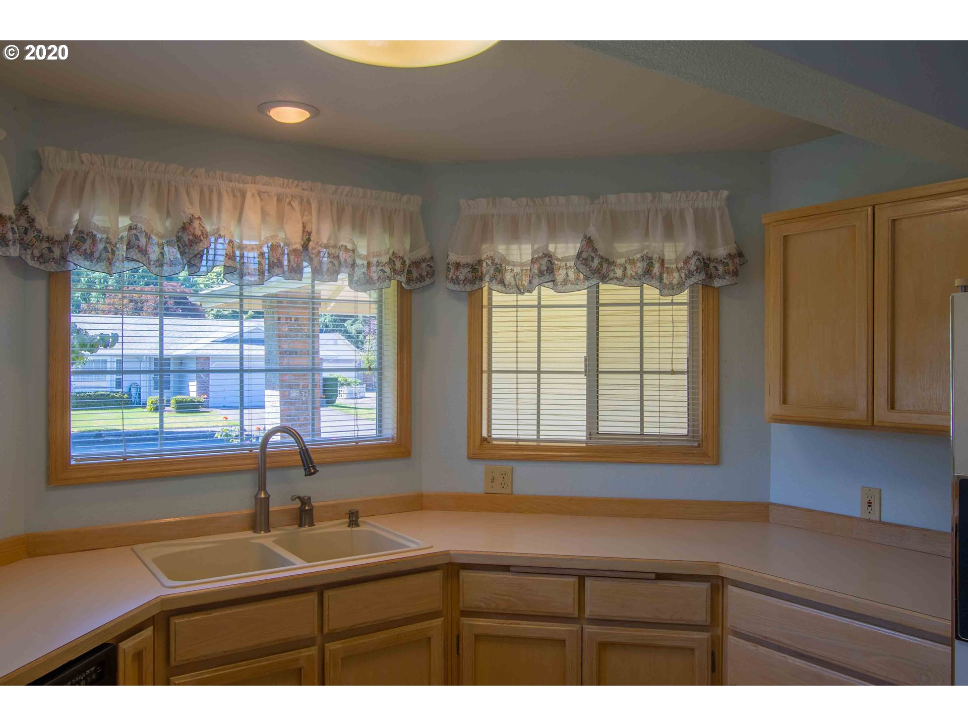 5682 D Street Springfield, OR 97478 - Photo 9 of 28 Gallery Image 9
