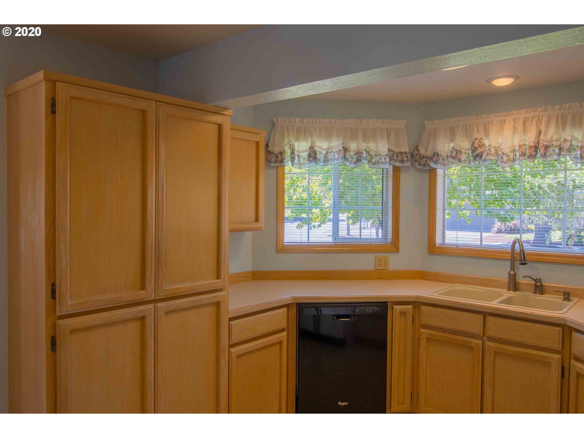 5682 D Street Springfield, OR 97478 - Photo 10 of 28 Gallery Image 10