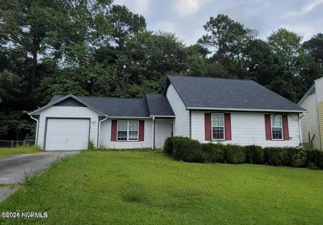 $1,500 | 121 Suffolk Circle, Jacksonville, NC 28546