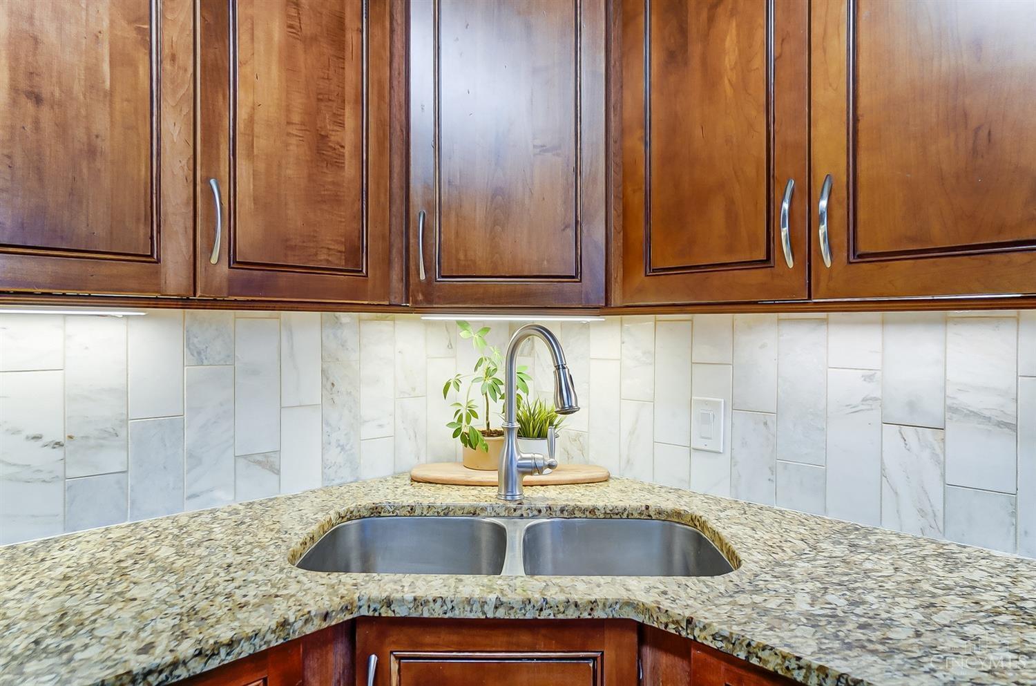 2444 Madison Road, Unit 1412 Cincinnati, OH 45208 - Photo 20 of 50