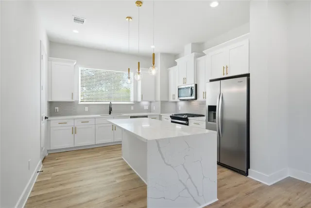 $2,849 | 10929 Ivyridge Road, Unit B, Houston, TX 77043