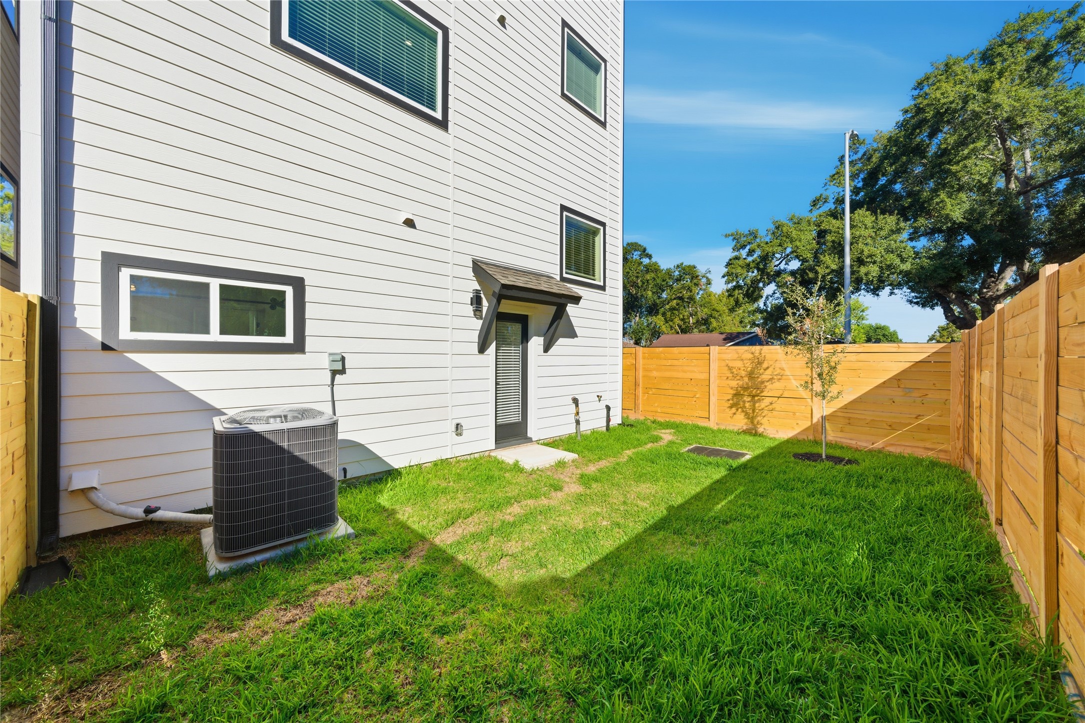 10929 Ivyridge Road, Unit B Houston, TX 77043 - Photo 4 of 37