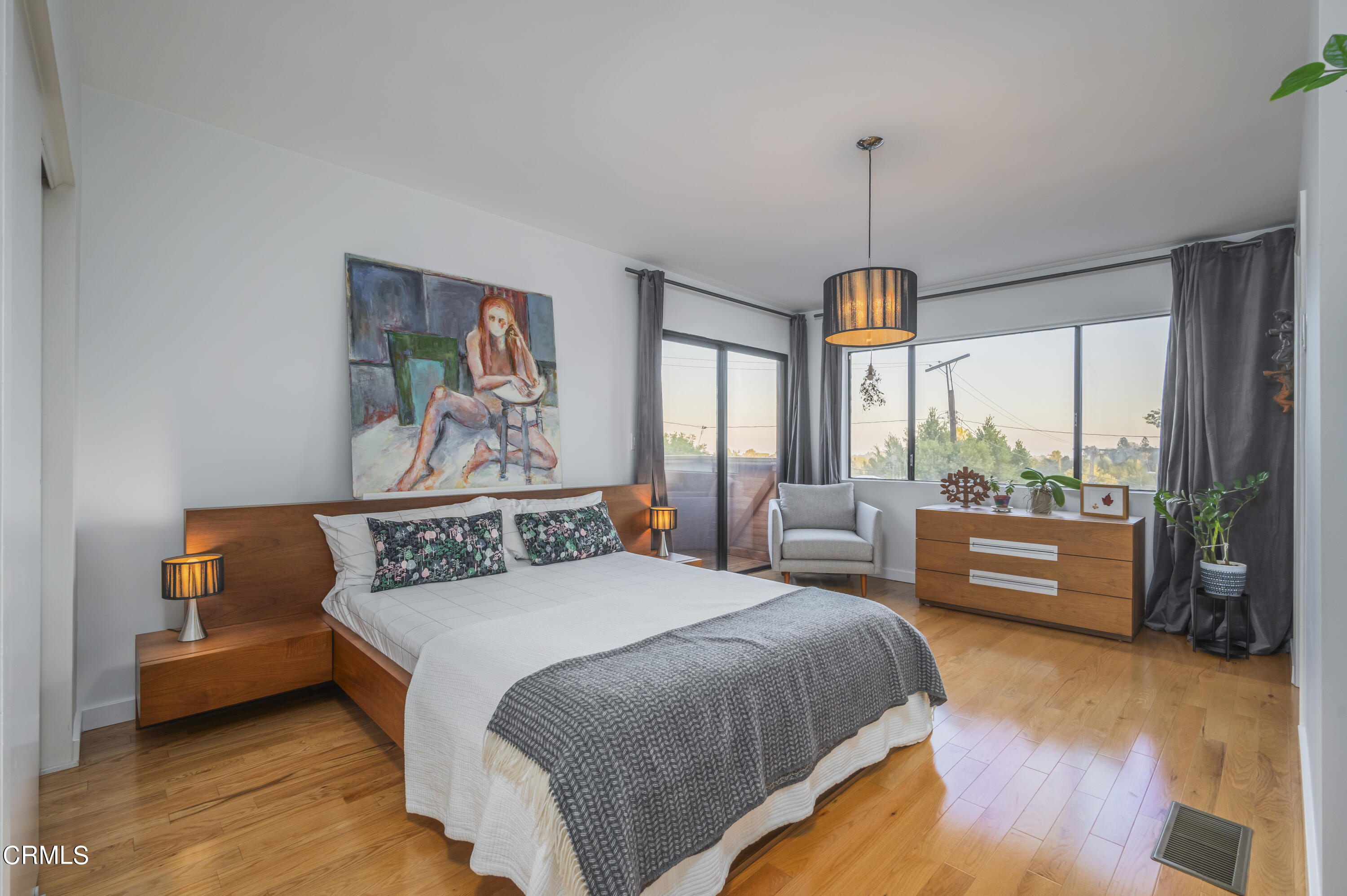 444 Sequoia Drive Pasadena, CA 91105 - Photo 27 of 38 a bedroom with bed and a window