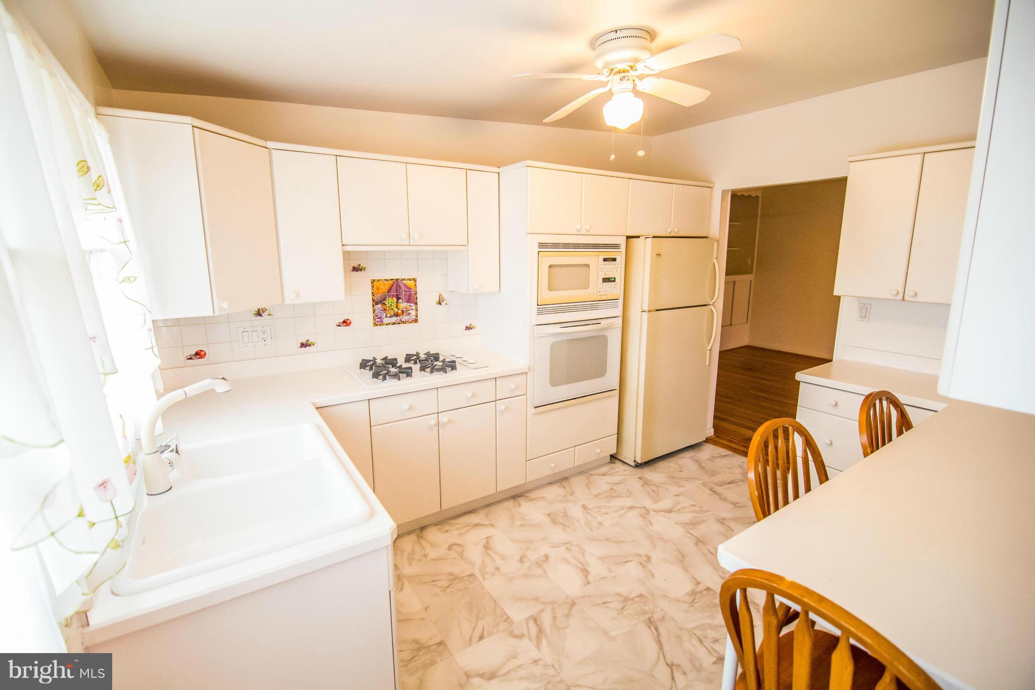 6834 Queens Ferry Road Baltimore, MD 21239 - Photo 7 of 21 Eat-In Kitchen