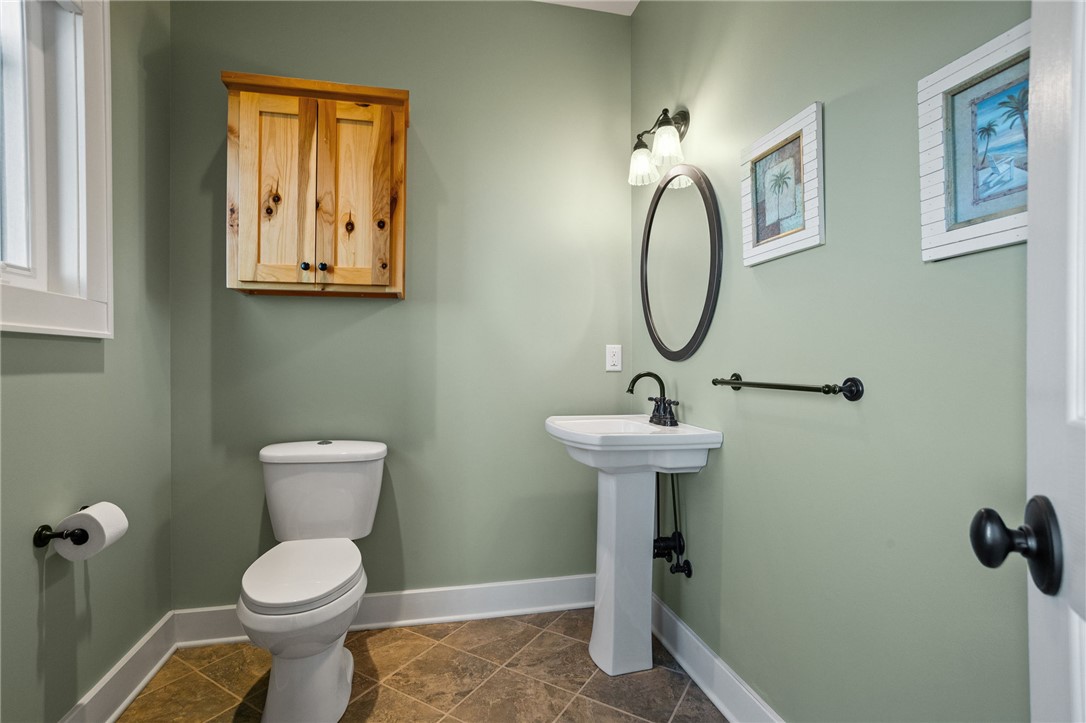 271 Jocassee Ridge Way Salem, SC 29676 - Photo 32 of 50 Main level half Bath