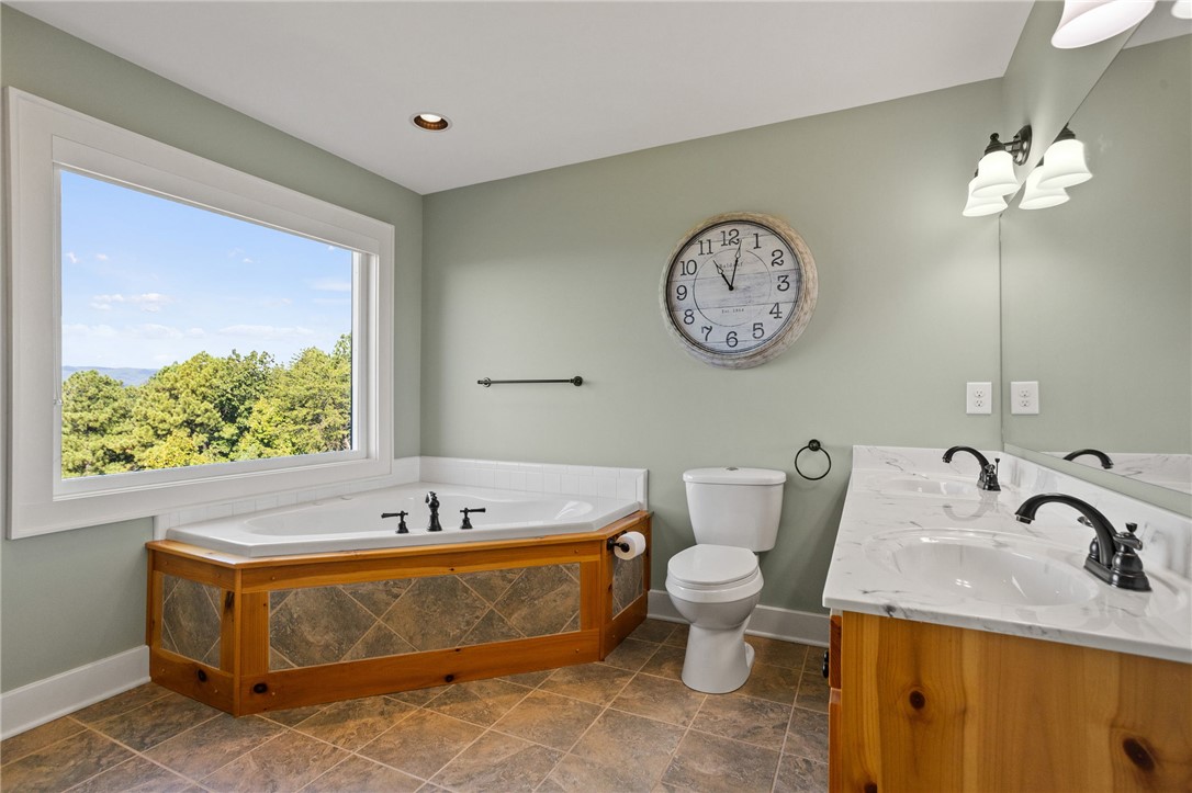 271 Jocassee Ridge Way Salem, SC 29676 - Photo 38 of 50 Upper level full bath double sink