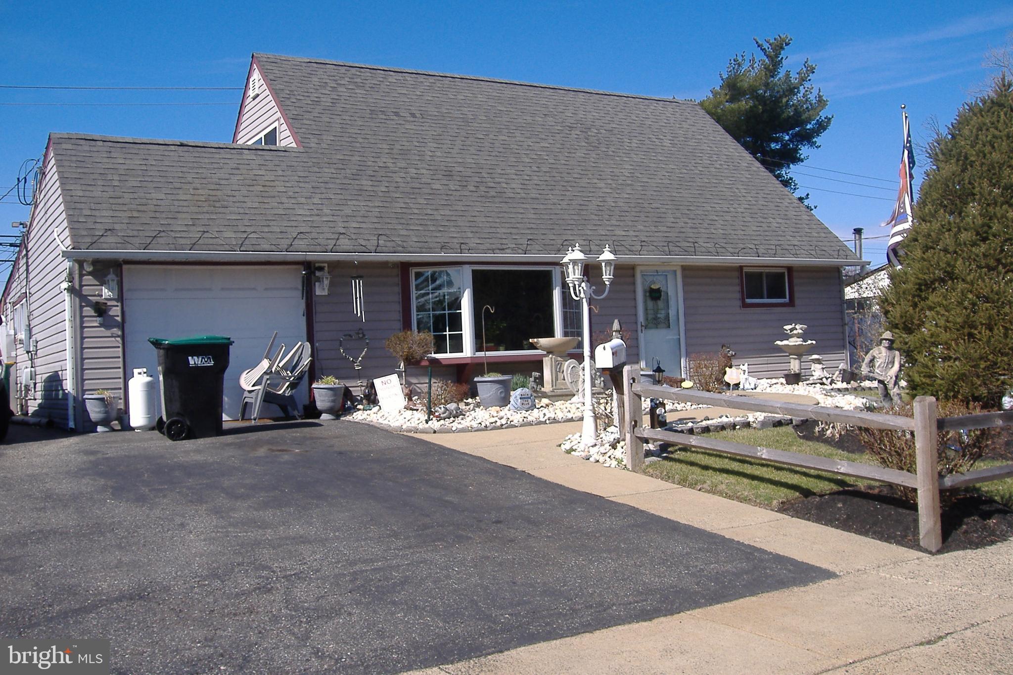 77 Plumtree Road Levittown, PA 19056 - Photo 2 of 32 Exterior Front