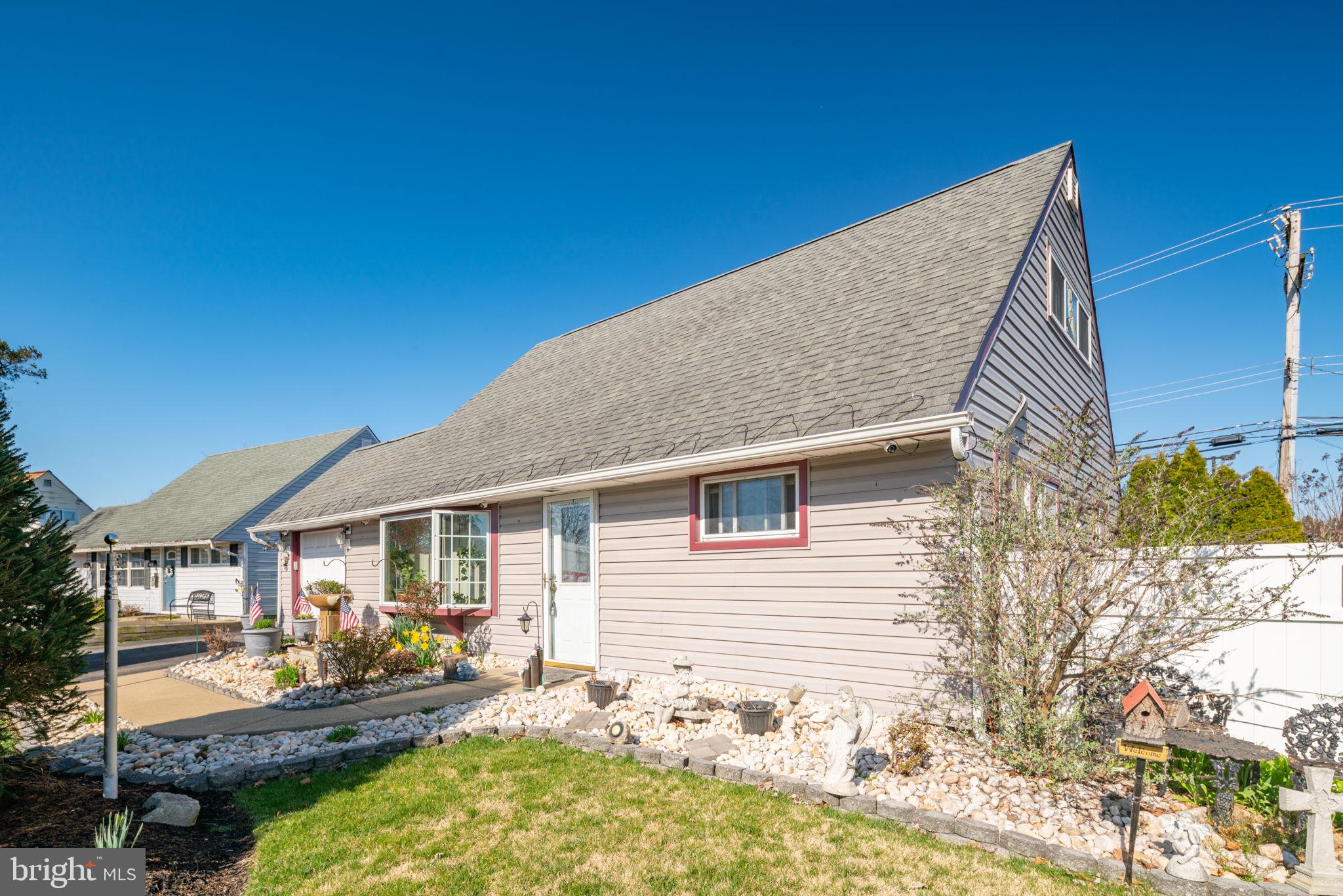 77 Plumtree Road Levittown, PA 19056 - Photo 28 of 32 Exterior Front