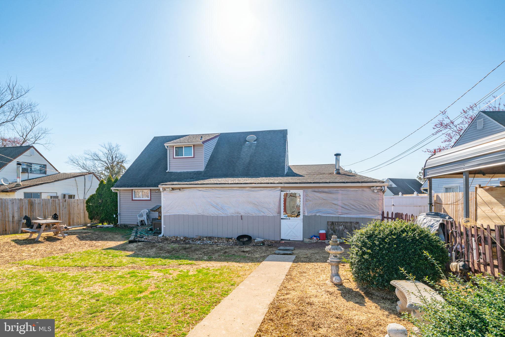 77 Plumtree Road Levittown, PA 19056 - Photo 29 of 32 Exterior Rear