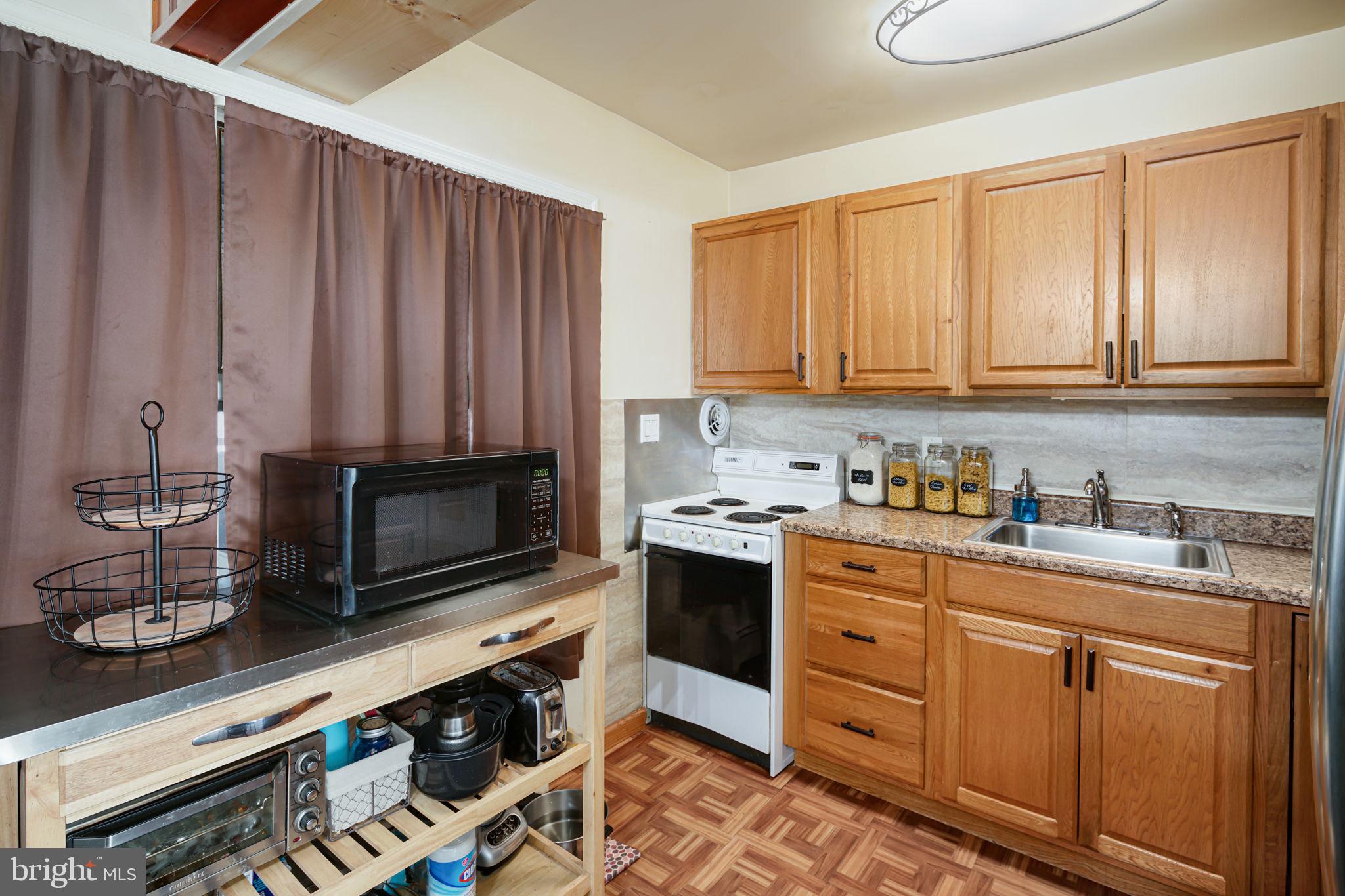 77 Plumtree Road Levittown, PA 19056 - Photo 4 of 32 Kitchen