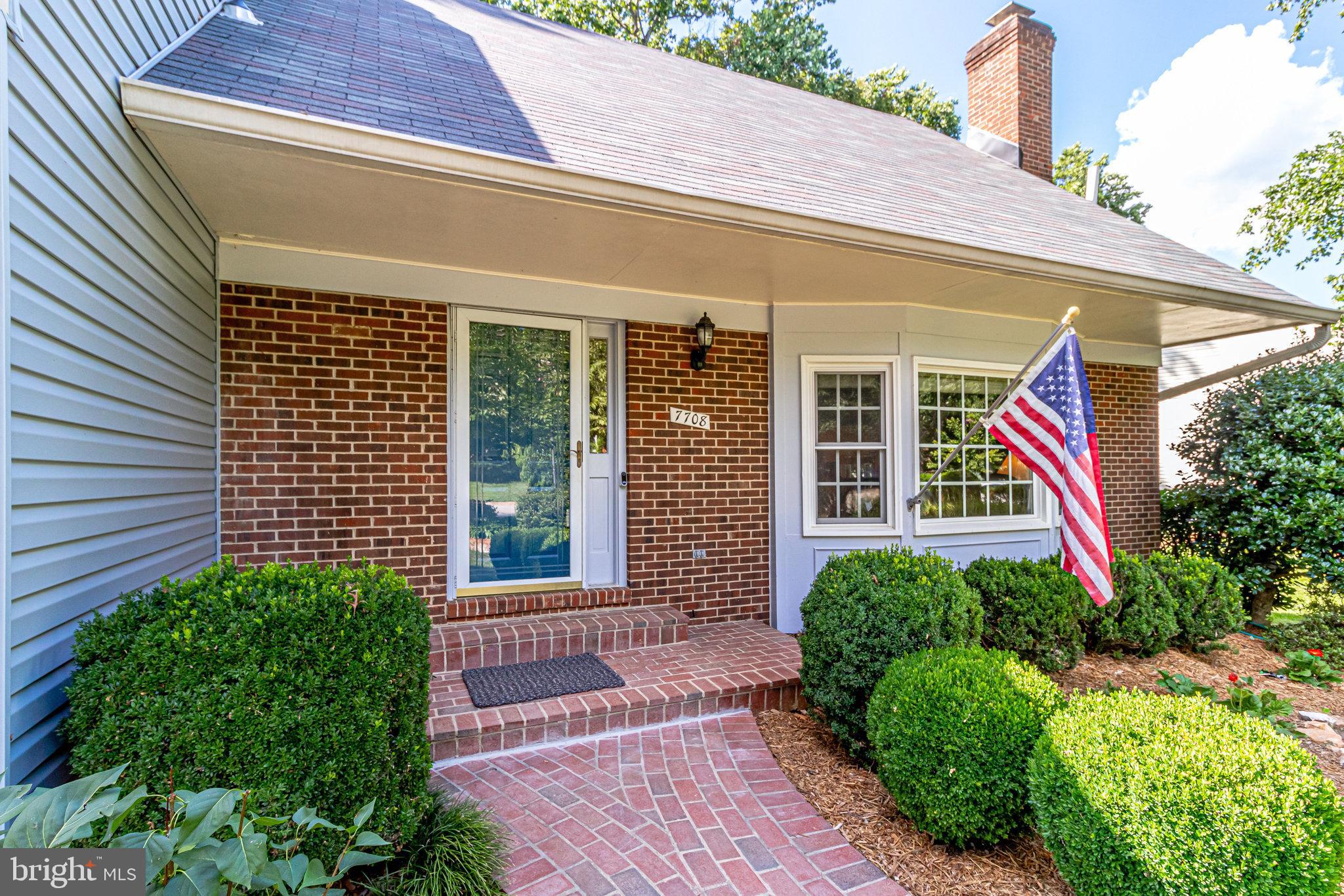 7708 Gralnick Place Springfield, VA 22153 - Photo 4 of 58 Gallery Image 4