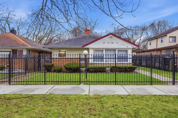 $175,000 | 9748 South Van Vlissingen Road, Chicago, IL 60617