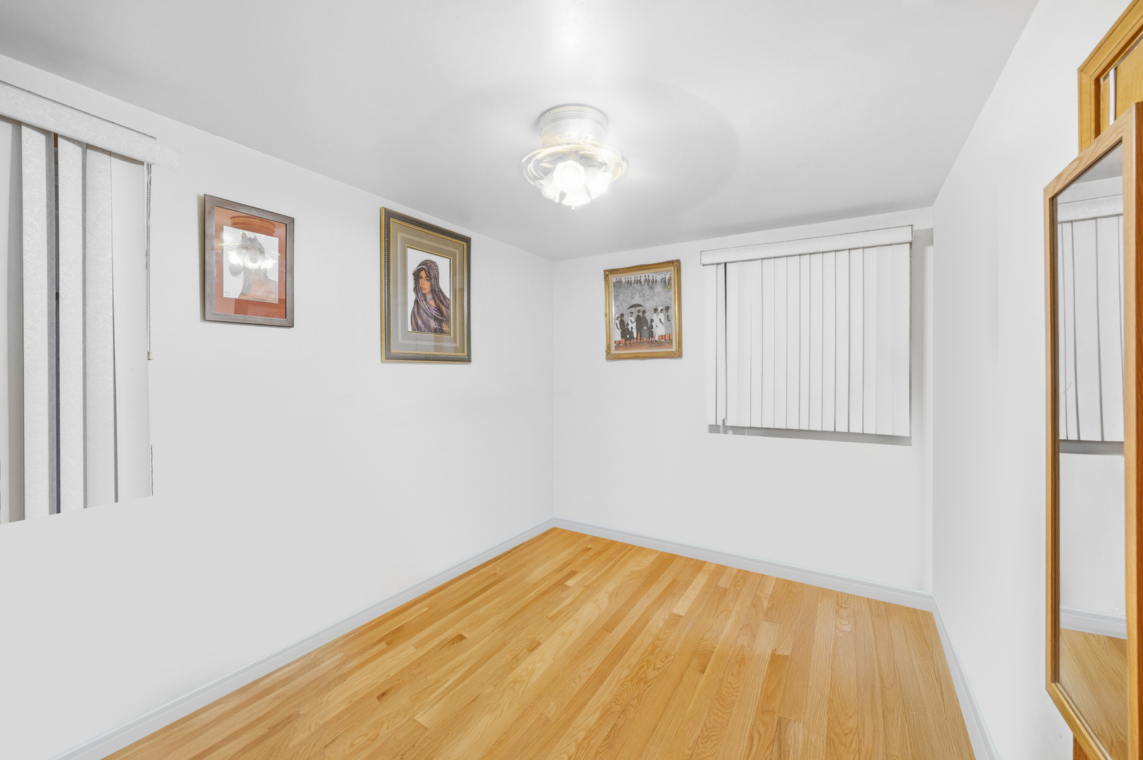 9748 South Van Vlissingen Road Chicago, IL 60617 - Photo 12 of 34
