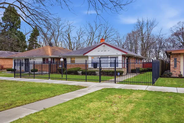 $175,000 | 9748 South Van Vlissingen Road, Chicago, IL 60617