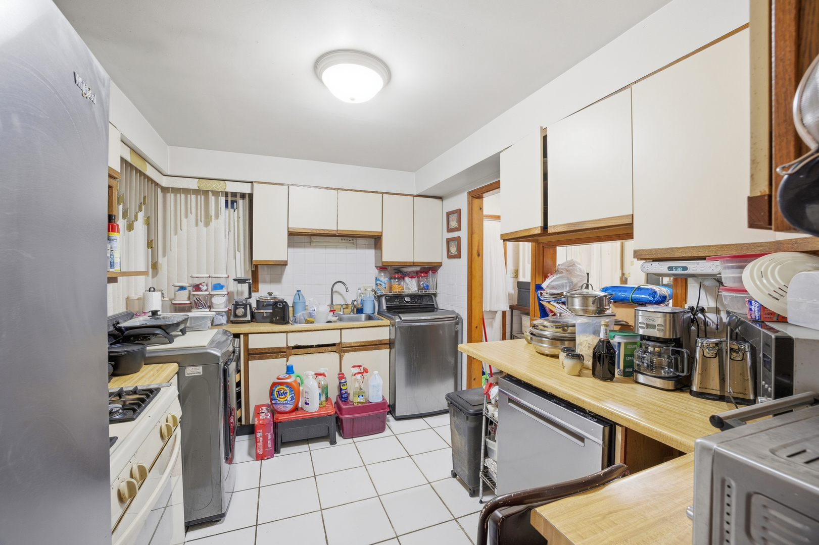 9748 South Van Vlissingen Road Chicago, IL 60617 - Photo 33 of 34
