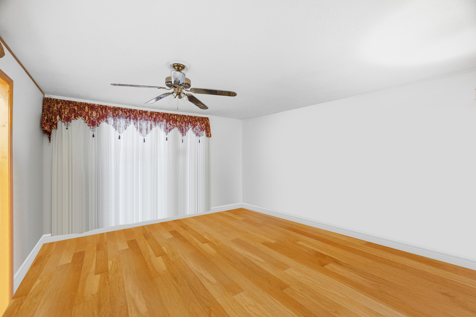9748 South Van Vlissingen Road Chicago, IL 60617 - Photo 7 of 34