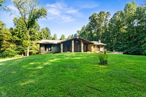 $580,000 | 3050 East County Road 550 North, North Vernon, IN 47265