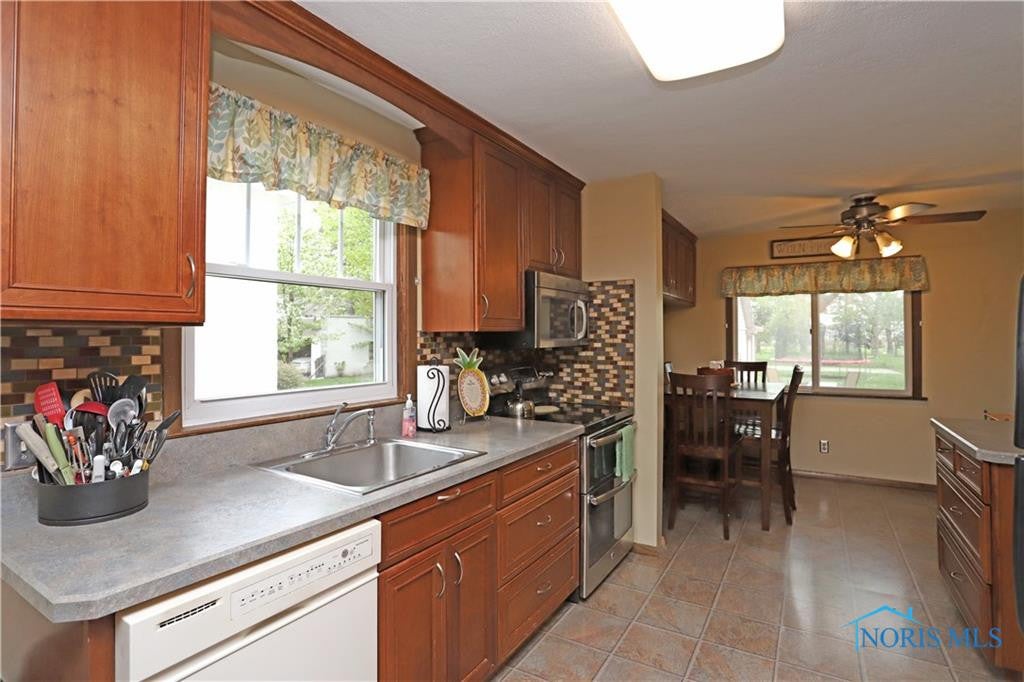 4026 Bellevue Road Toledo, OH 43613 - Photo 10 of 30 Gallery Image 10