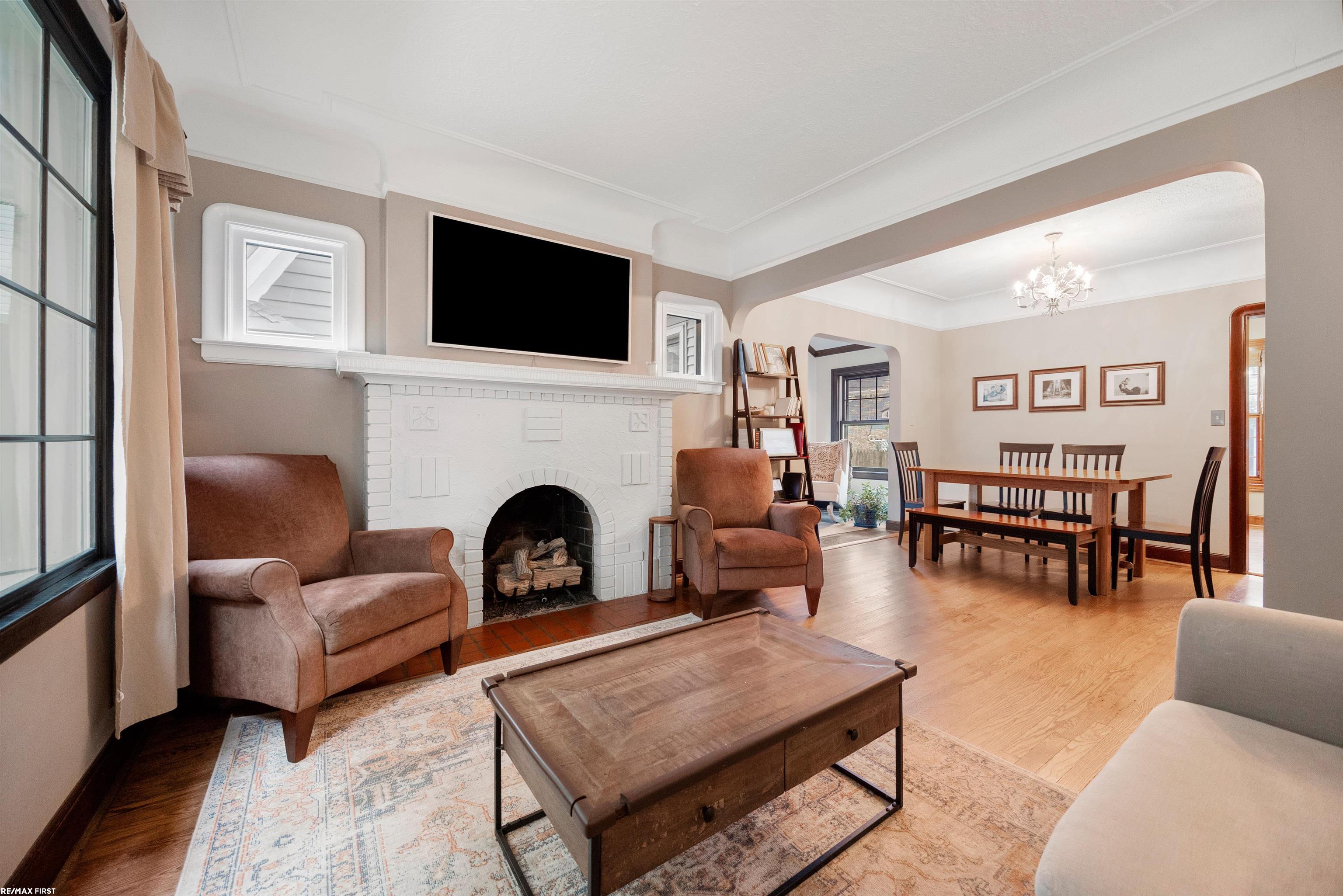 59 Mapleton Road Grosse Pointe, MI 48236 - Photo 3 of 44 50158356-d0443528-a753-4f98-bae6-cd9d15c20afc.JPG