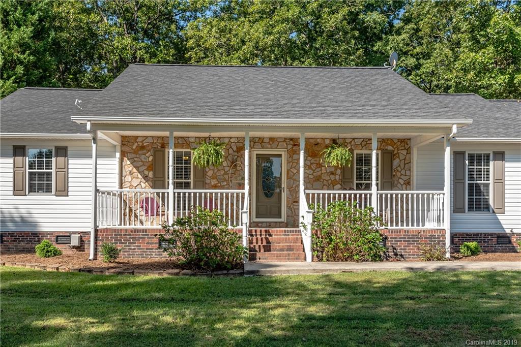 1405 Beamguard Road Clover, SC 29710 - Photo 3 of 31