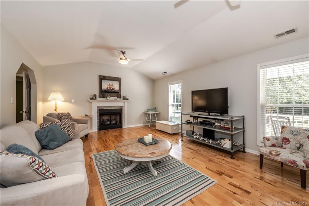 1405 Beamguard Road Clover, SC 29710 - Photo 6 of 31