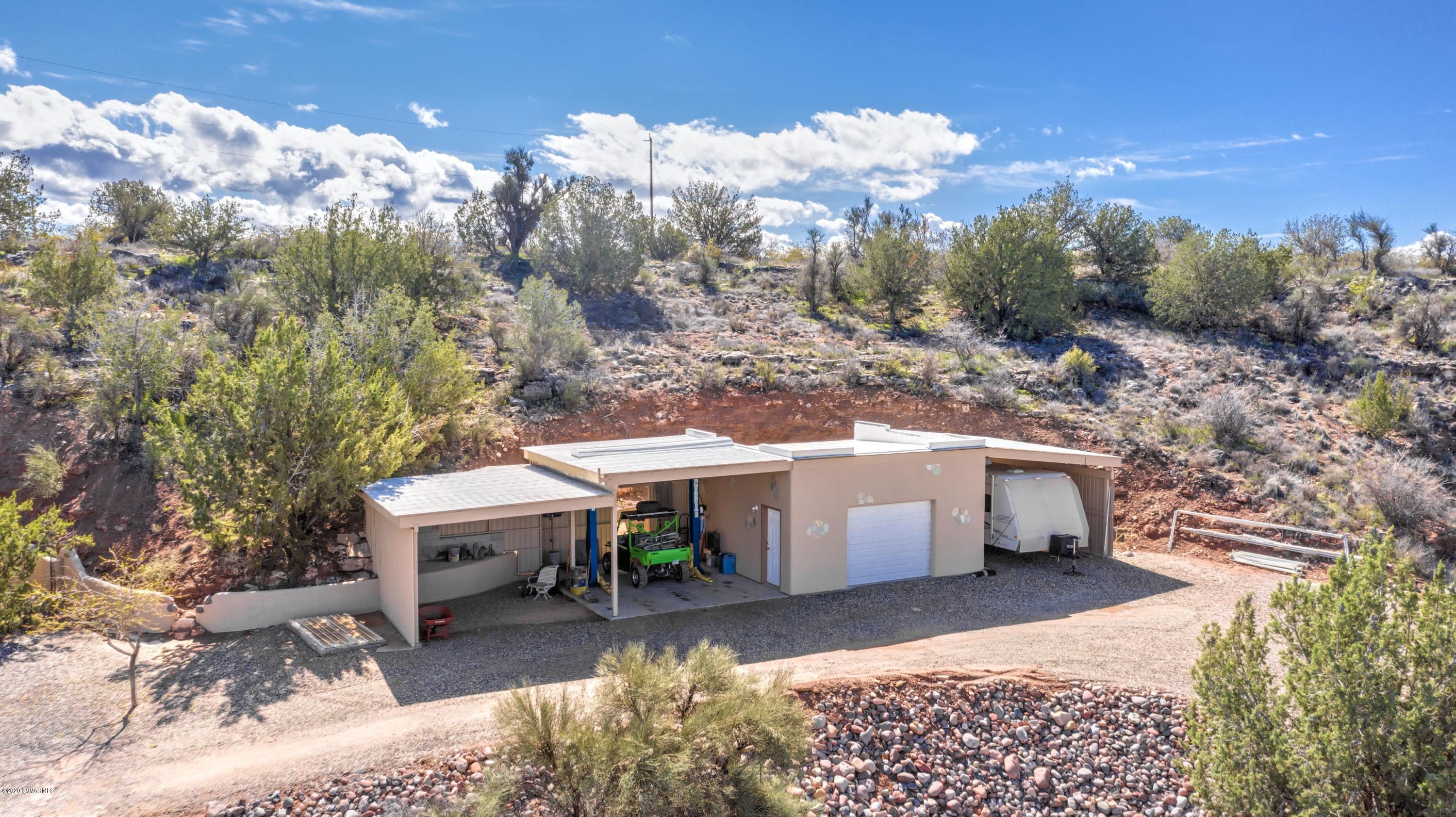 2995 North Coach Road Rimrock, AZ 86335 - Photo 20 of 25 a view of a patio with furniture and a yard