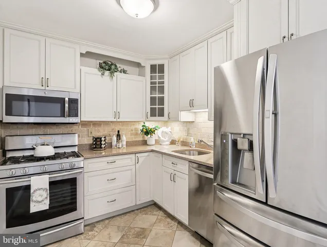 $369,500 | 4977 Battery Lane, Unit 1610, Bethesda, MD 20814