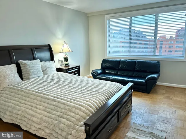 $369,500 | 4977 Battery Lane, Unit 1610, Bethesda, MD 20814